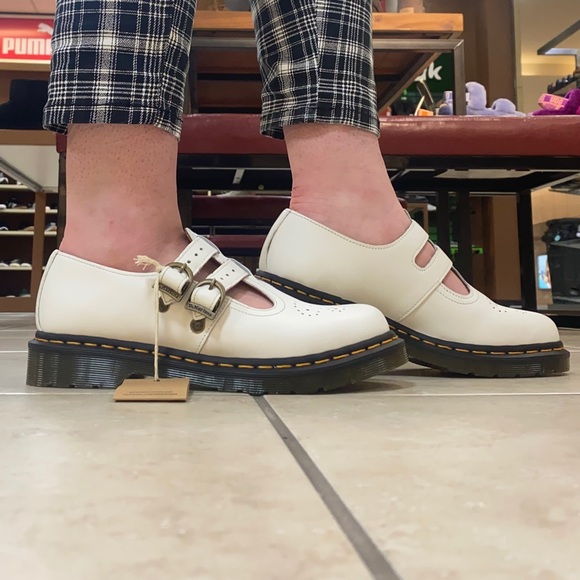 *NEW* Dr. Martens 8065 Mary Jane (26563100) - Picture 5 of 6